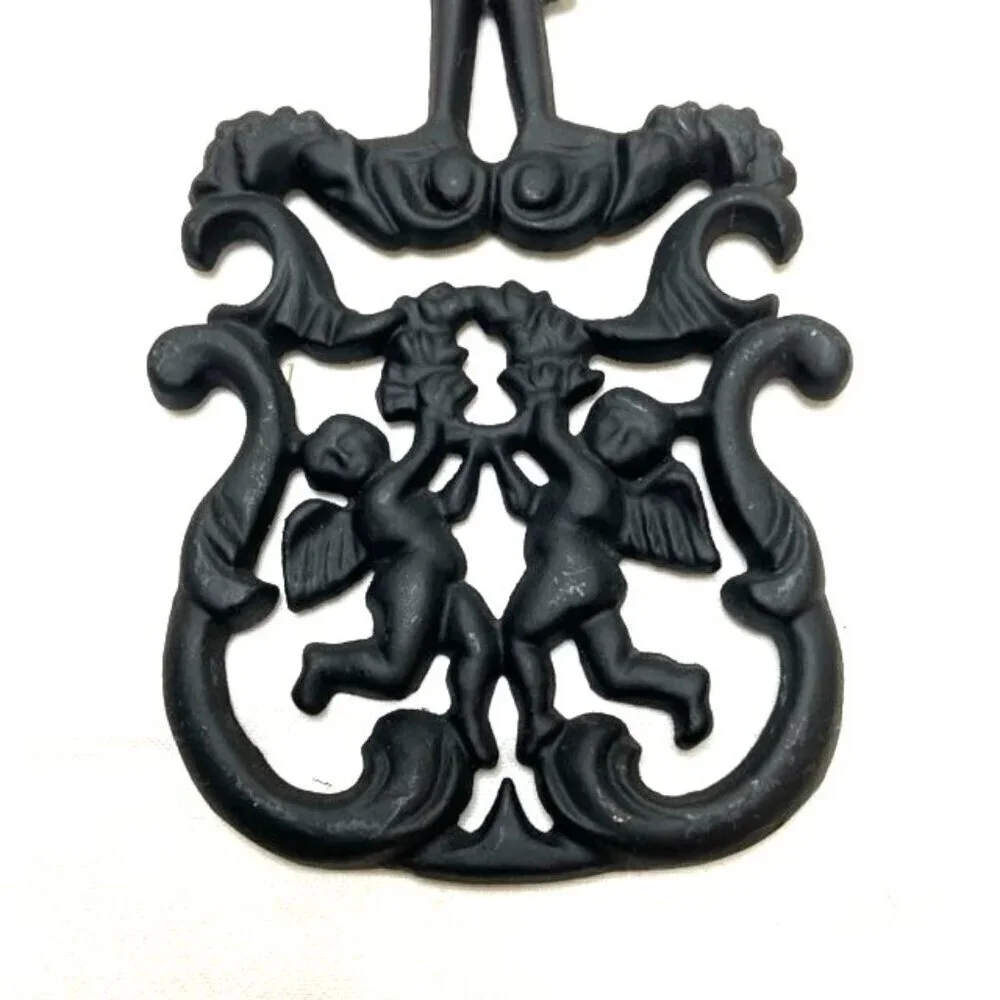 Vtg Cast Iron Trivet Wall Decor John Zimmerman Harner JZH‎ Cupid Cherubs Black
